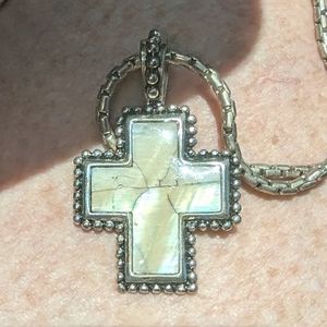 Premier Designs Cross Necklace 🌺